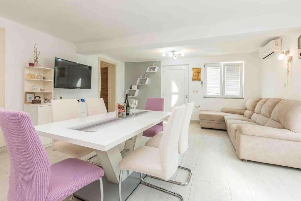 Agape Apartments 比奥格勒·纳·莫鲁 外观 照片