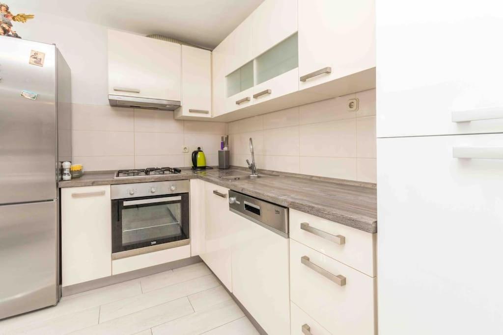 Agape Apartments 比奥格勒·纳·莫鲁 外观 照片